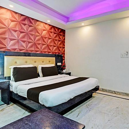 ホテル Collection O Noida Saffron エクステリア 写真